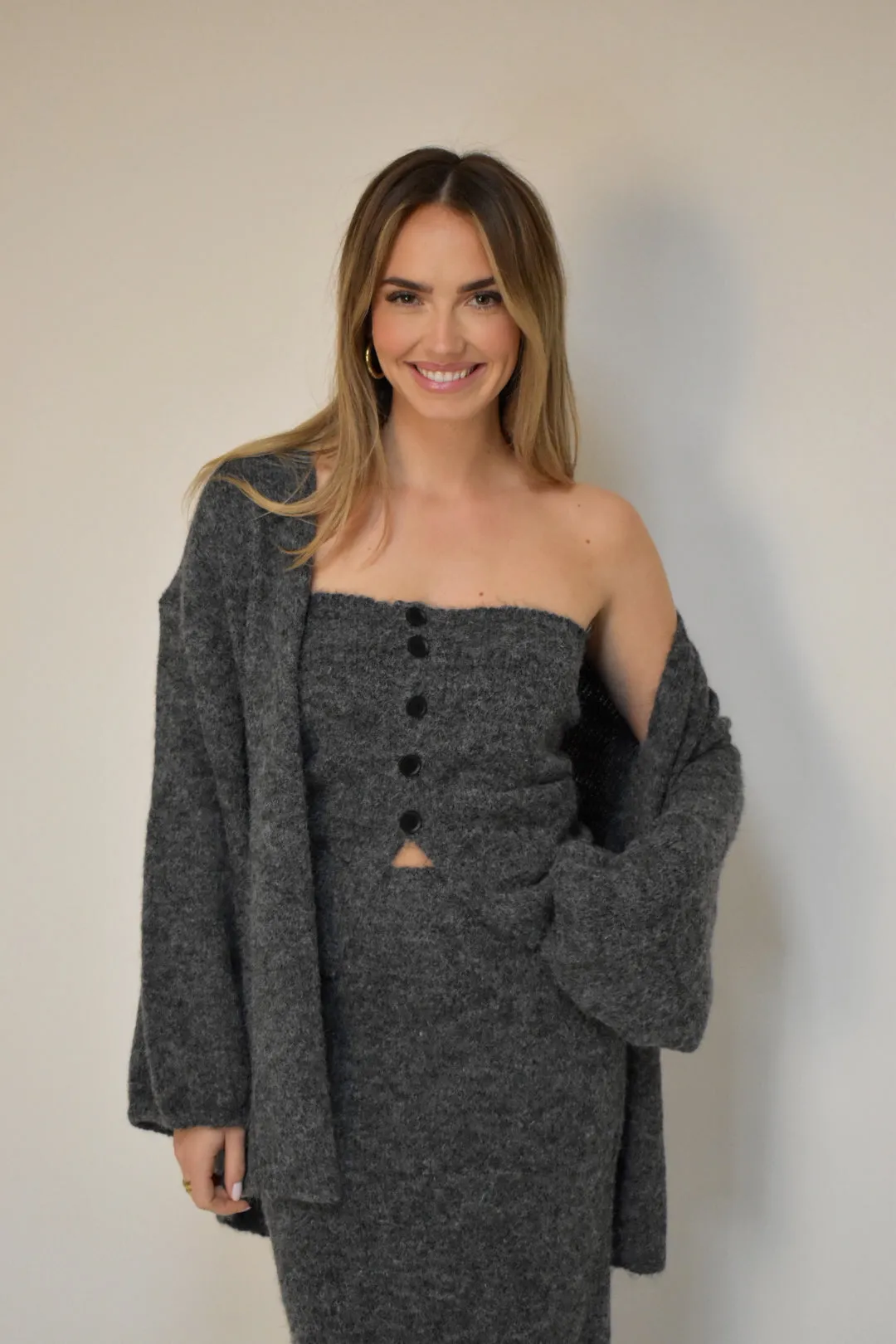 Knitted strapless top met knoopjes - Grijs