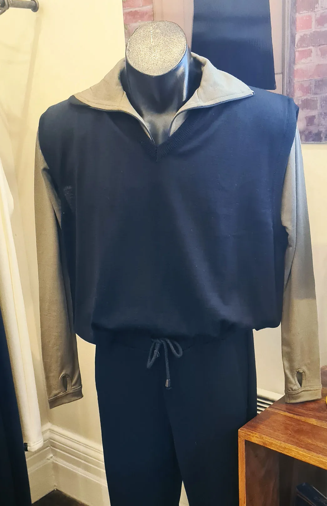 Sample: Unisex Merino Knit Vest (size XL)