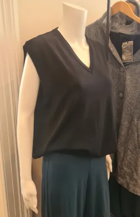 Sample: Unisex Merino Knit Vest (size XL)