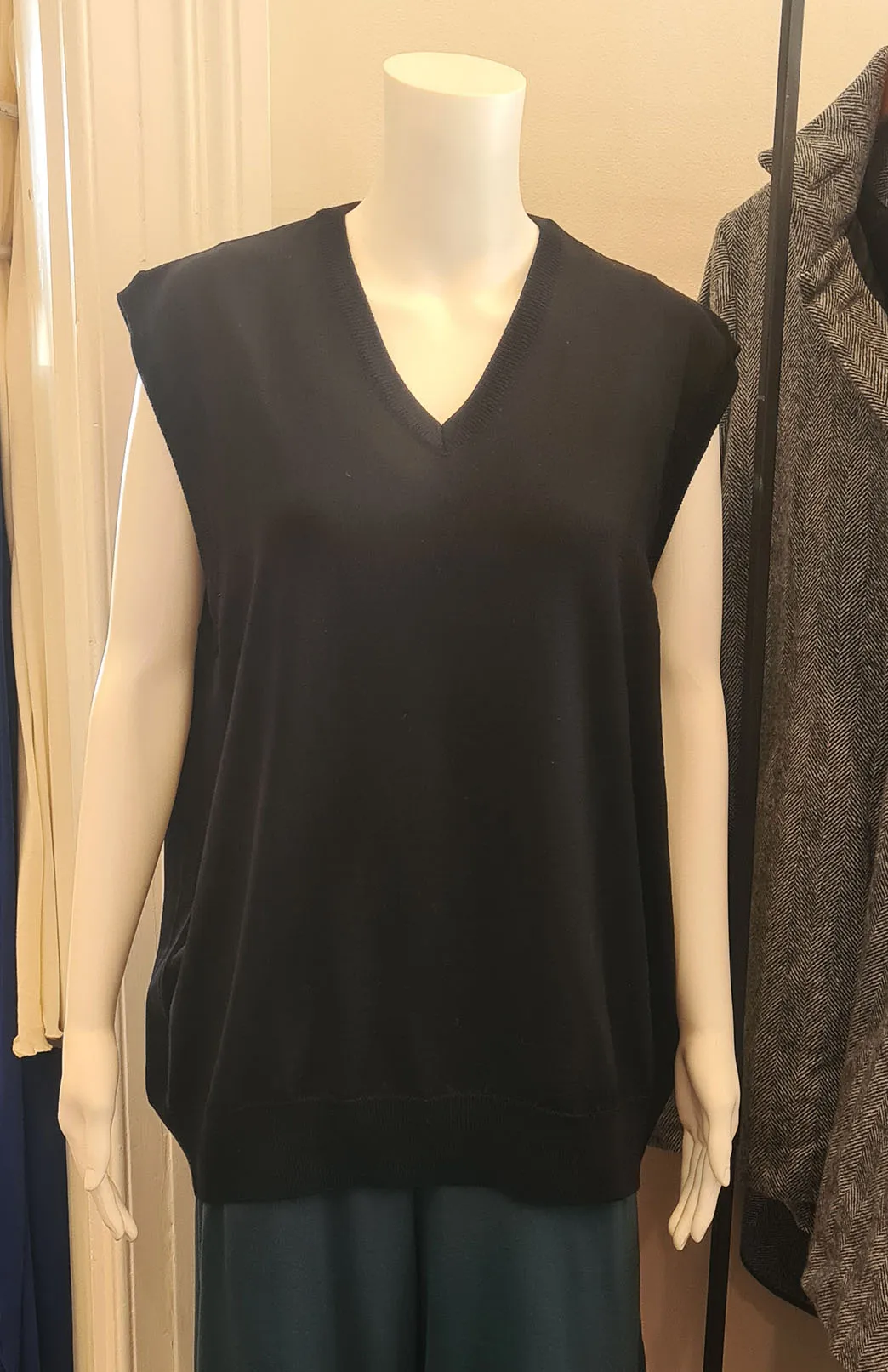 Sample: Unisex Merino Knit Vest (size XL)